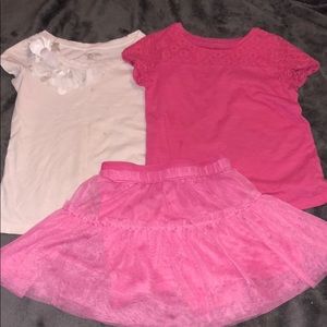 One skirt + two shirts= two outfits!